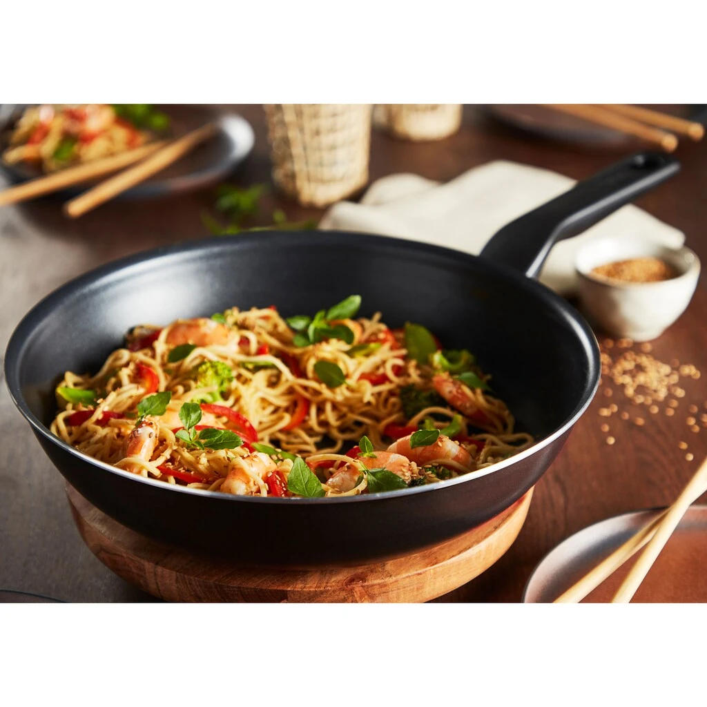 Tefal Wok »C38519 XL Force«, Aluminium, (1 Tlg.), Antihaft, Thermo-Signal, Tiefe Form, Alle Herdarten Außer Induktion 7 Tefal Wok »C38519 XL Force«, Aluminium, (1 Tlg.), Antihaft, Thermo-Signal, Tiefe Form, Alle Herdarten Außer Induktion – Bild 5