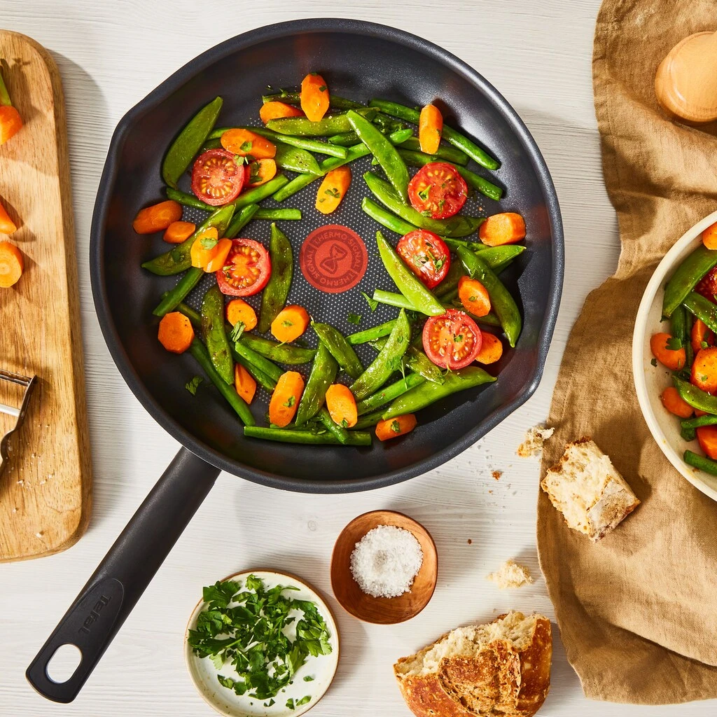 Tefal Pfannen-Set »B56490 Day By Day On«, Aluminium, (Set, 3 Tlg.), Antihaft, Thermo-Signal, Ausgießer, Alle Herdarten Außer Induktion 3 Tefal Pfannen-Set »B56490 Day By Day On«, Aluminium, (Set, 3 Tlg.), Antihaft, Thermo-Signal, Ausgießer, Alle Herdarten Außer Induktion