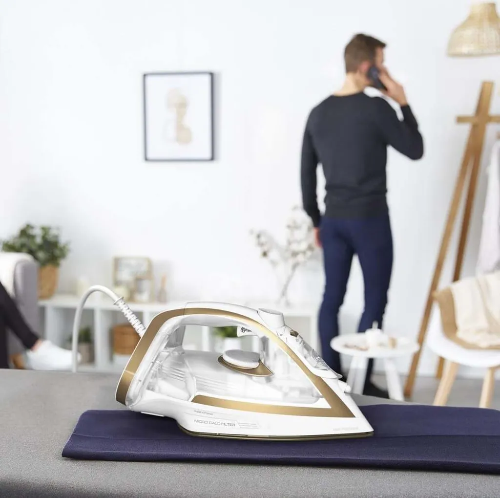 Tefal Dampfbügeleisen Puregliss FV8042 Micro-Calc-Filter Abschaltautomatik 2900W 7 Tefal Dampfbügeleisen Puregliss FV8042 Micro-Calc-Filter Abschaltautomatik 2900W – Bild 5