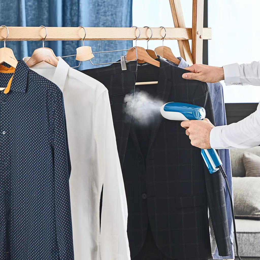 Tefal Dampfbürste DT6130 - Leistung: 1300 Watt - Farbe: Weiß/Blau 7 Tefal Dampfbürste DT6130 - Leistung: 1300 Watt - Farbe: Weiß/Blau – Bild 5