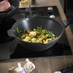 Tefal Wok »E24919 Robusto«, Aluminium, (1 Tlg.), Aluguss, Antihaftversiegelung, Thermo-Signal, Alle Herdarten,Induktion -Tefal d3cb83464a8ea5415fbd5d69e5bc6ccc